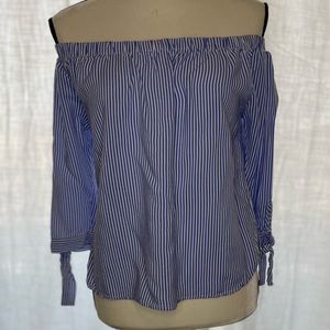 Off the shoulder casual shirt